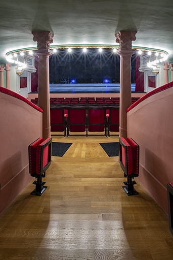 théâtre © Jérôme Mongreville / Région Bourgogne-Franche-Comté, Inventaire du patrimoine - 2022  théâtre © Jérôme Mongreville / Région Bourgogne-Franche-Comté, Inventaire du patrimoine - 2022