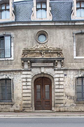 hôtel de voyageurs © Jérôme Mongreville / Région Bourgogne-Franche-Comté, Inventaire du patrimoine - 2022  hôtel de voyageurs © Jérôme Mongreville / Région Bourgogne-Franche-Comté, Inventaire du patrimoine - 2022