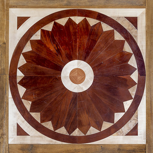 rosace © Jérôme Mongreville / Région Bourgogne-Franche-Comté, Inventaire du patrimoine - 2022 rosace © Jérôme Mongreville / Région Bourgogne-Franche-Comté, Inventaire du patrimoine - 2022