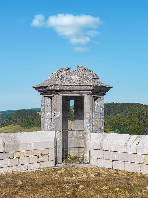 fort réduit © Thierry Kuntz / Région Bourgogne-Franche-Comté, Inventaire du patrimoine - 2022  fort réduit © Thierry Kuntz / Région Bourgogne-Franche-Comté, Inventaire du patrimoine - 2022