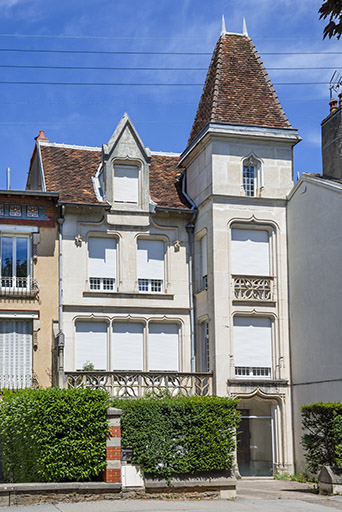 demeure villa © Jérôme Mongreville / Région Bourgogne-Franche-Comté, Inventaire du patrimoine - 2022  demeure villa © Jérôme Mongreville / Région Bourgogne-Franche-Comté, Inventaire du patrimoine - 2022