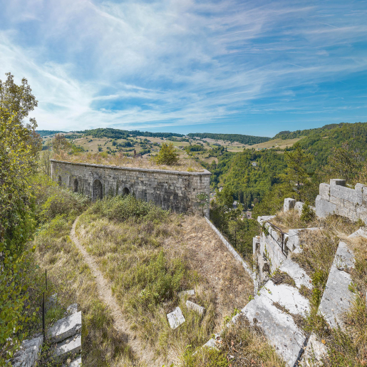 fort redoute © Thierry Kuntz / Région Bourgogne-Franche-Comté, Inventaire du patrimoine - 2022  fort redoute © Thierry Kuntz / Région Bourgogne-Franche-Comté, Inventaire du patrimoine - 2022