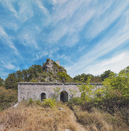 fort redoute © Thierry Kuntz / Région Bourgogne-Franche-Comté, Inventaire du patrimoine - 2022  fort redoute © Thierry Kuntz / Région Bourgogne-Franche-Comté, Inventaire du patrimoine - 2022