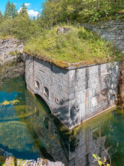 fort double caponnière © Thierry Kuntz / Région Bourgogne-Franche-Comté, Inventaire du patrimoine - 2024  fort double caponnière © Thierry Kuntz / Région Bourgogne-Franche-Comté, Inventaire du patrimoine - 2024